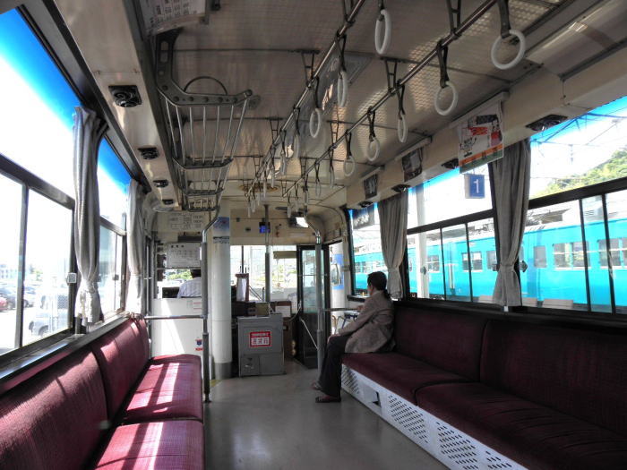 窓も開くキテツ２号の車内