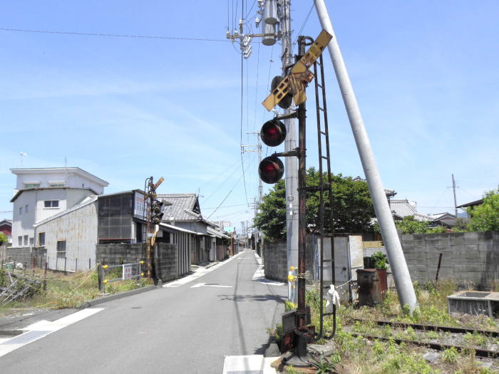 日高川駅跡の踏切警報機