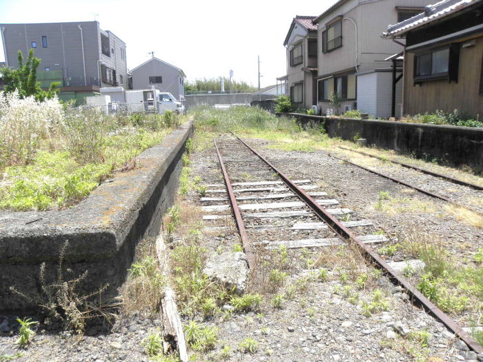 対面式の日高川駅ホーム