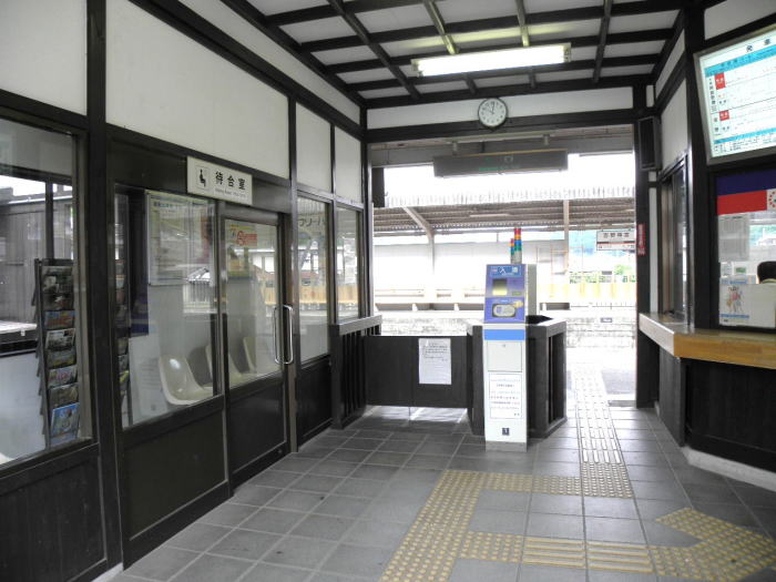 吉野神宮駅の改札口