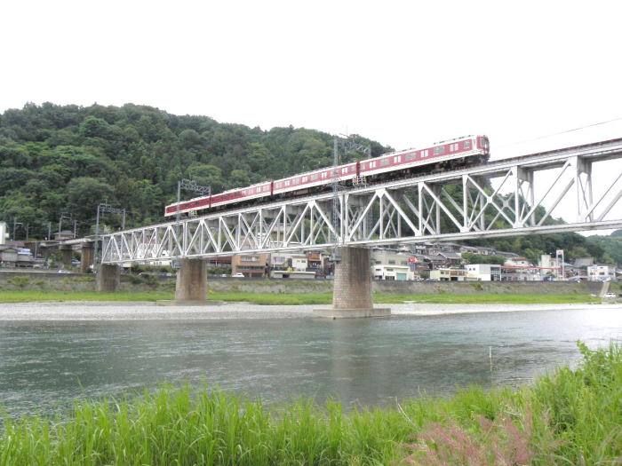 釣り人が見えず若干寂しい吉野川