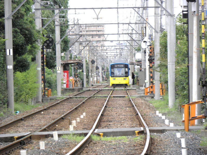 すぐそこに見えてくる聖天坂駅