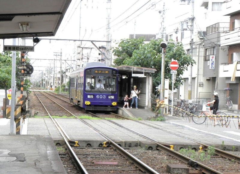 聖天坂を出る我孫子道行きの阪堺電車