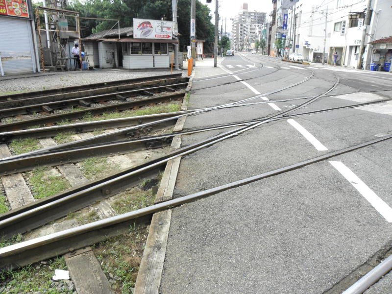 住吉駅の交差点。平面クロス