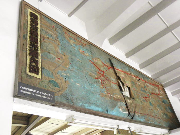 汐見橋駅名物の古い観光案内図