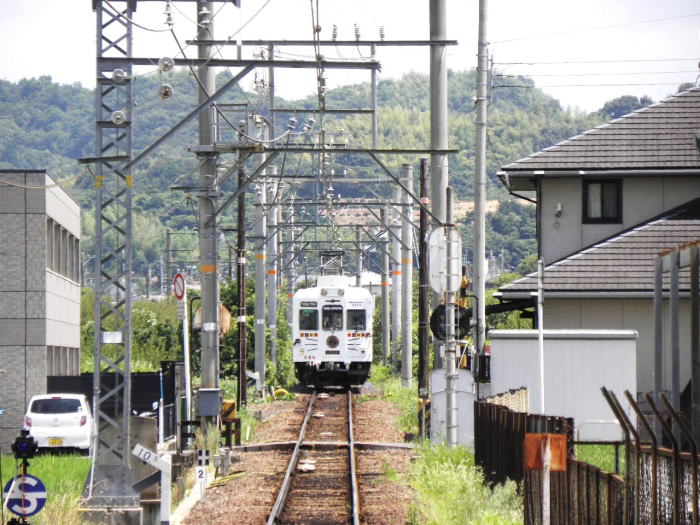貴志方向からやってきた和歌山行きの、たま電車
