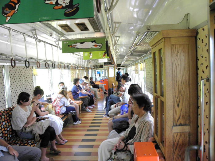 和歌山へ帰る、たま電車の車内