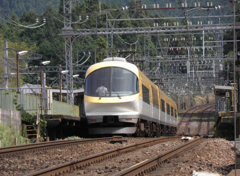 通過する伊勢志摩ライナー