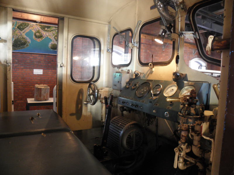 DB10の運転室