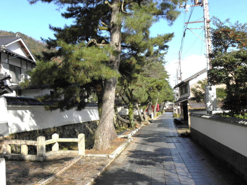 竹田駅の裏手の寺町