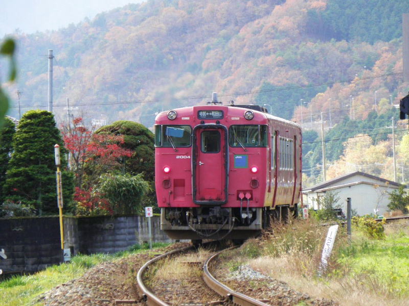 播但線の１両編成の列車