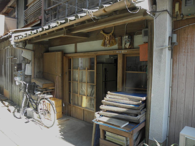 あっちこっちに魚の加工屋