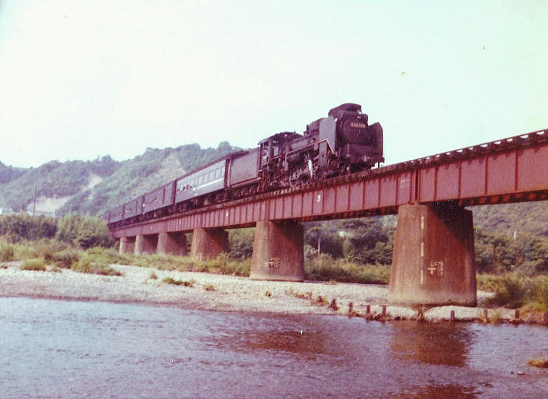 紀勢本線下里付近　太田川鉄橋　C58牽引の新宮方面行